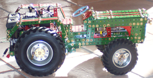 modello di trattore realizzato con il Meccano